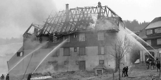 13 historisch Brand des Hauses Spiegelhalter neben dem ehemaligen Feuerwehrhaus